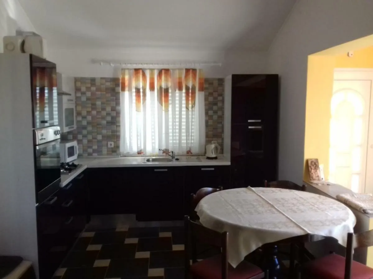 Edi Apartment Gabonjin
