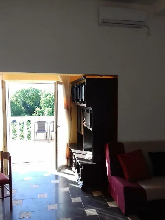 Edi Apartment Gabonjin