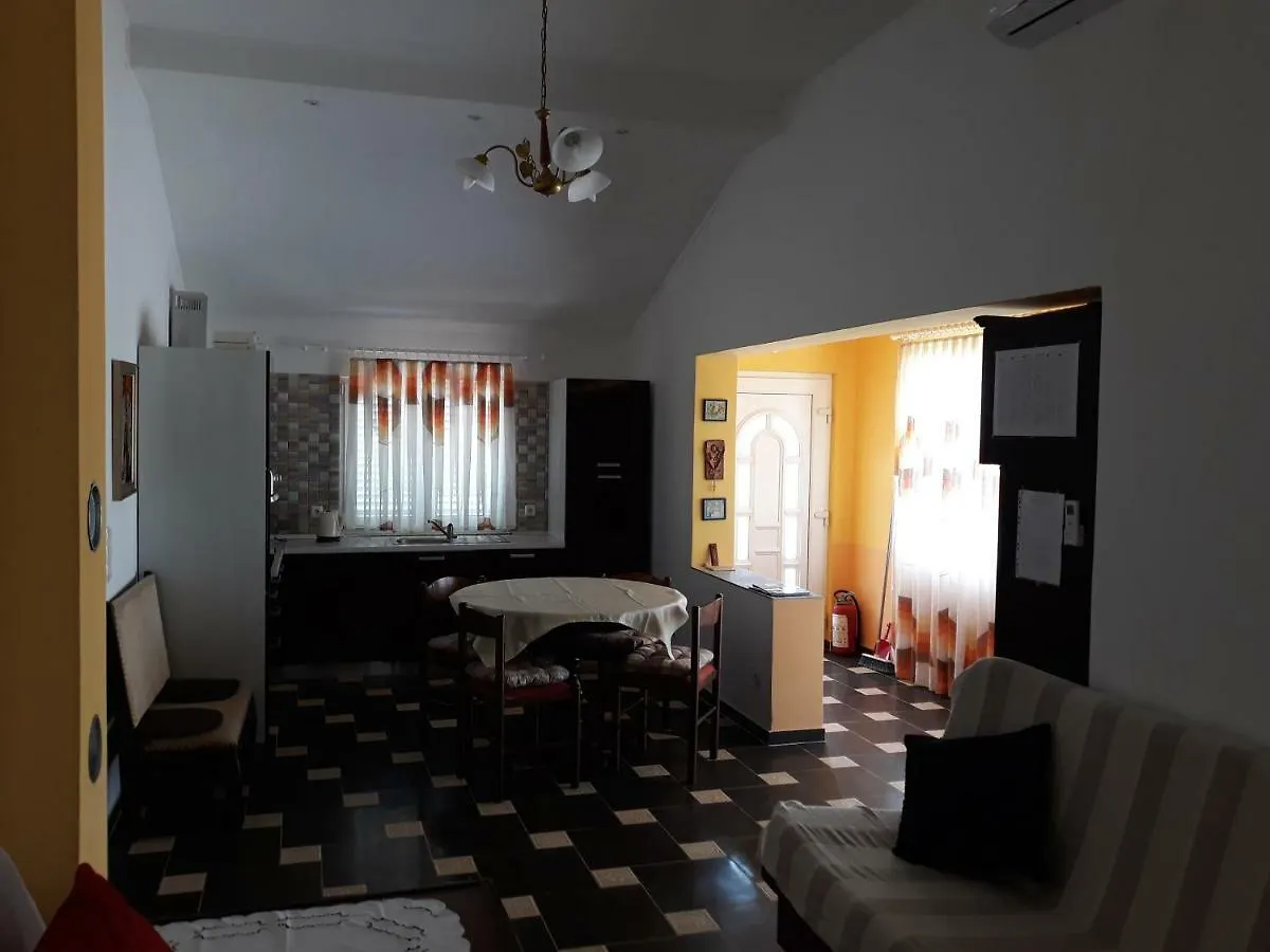 Edi Apartment Gabonjin